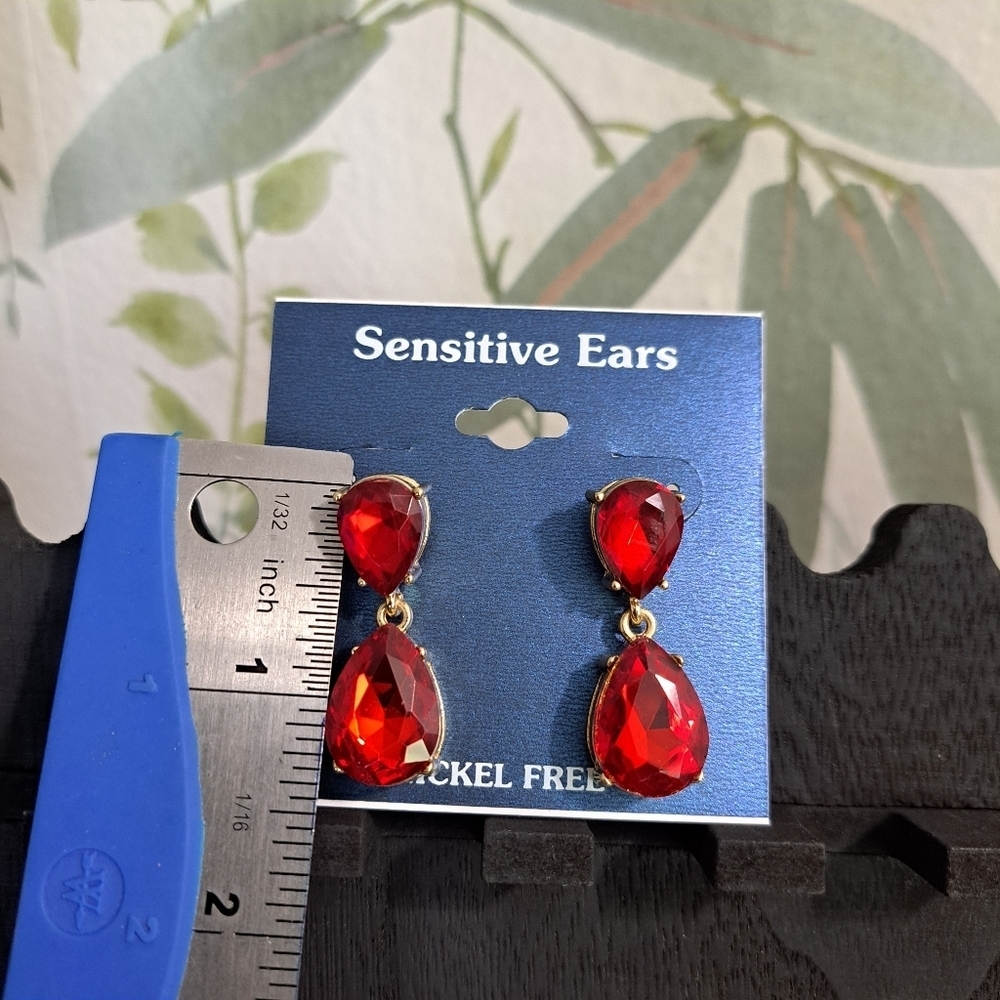 Sensitive Ears Red Chunk Rhinestone Post Back - Picture 3 of 4